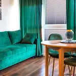 Gold & Silver Rowy Apartman